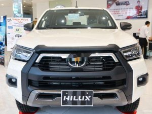 Toyota Hilux 2021 - Cần bán xe Toyota Hilux đời 2021, màu trắng, xe nhập giá cạnh tranh