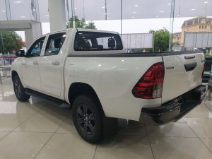 Toyota Hilux 2021 - Toyota Nam Định bán Toyota Hilux 2021, chỉ 160tr nhận xe, ưu đãi lớn, trả góp tối đa 80%, lãi cực thấp