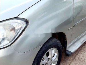 Toyota Innova 2007 - Cần bán Toyota Innova sản xuất 2007, màu bạc, giá chỉ 240 triệu