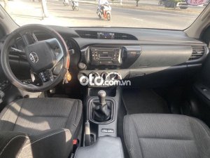 Toyota Hilux 2016 - Bán Toyota Hilux năm 2016, màu xám, nhập khẩu nguyên chiếc còn mới, giá 528tr
