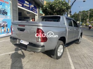 Toyota Hilux 2016 - Bán Toyota Hilux năm 2016, màu xám, nhập khẩu nguyên chiếc còn mới, giá 528tr
