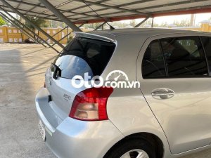 Toyota Yaris 2007 - Cần bán gấp Toyota Yaris sản xuất 2007, màu bạc, nhập khẩu nguyên chiếc