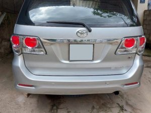 Toyota Fortuner   V 4x4  2014 - Bán Toyota Fortuner V 4x4 2014, màu bạc, nhập khẩu còn mới, 550tr