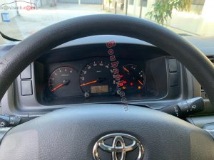 Toyota Hiace 2016 - Bán Toyota Hiace đời 2016, màu bạc, xe nhập còn mới