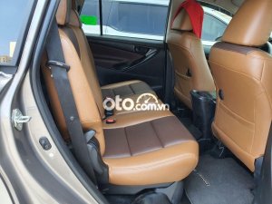 Toyota Innova 2020 - Bán Toyota Innova sản xuất 2020, màu xám xe gia đình, giá tốt