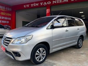 Toyota Innova   2.0E  2015 - Bán ô tô Toyota Innova 2.0E đời 2015, màu bạc