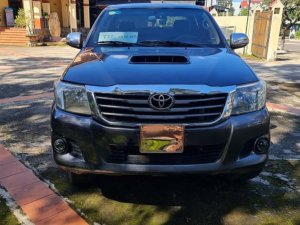 Toyota Hilux 2013 - Bán Toyota Hilux đời 2013, màu nâu, xe còn mới