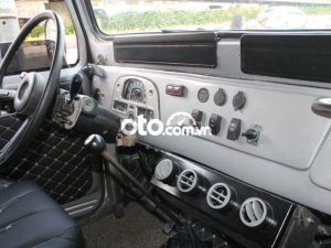 Toyota Land Cruiser 1980 - Bán xe Toyota Land Cruiser 1980, màu xám còn mới, giá chỉ 880 triệu