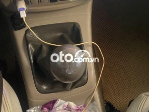 Toyota Innova 2008 - Cần bán Toyota Innova sản xuất 2008, màu bạc, nhập khẩu nguyên chiếc xe gia đình