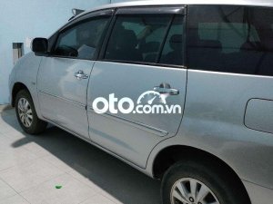 Toyota Innova G 2010 - Cần bán gấp Toyota Innova G năm sản xuất 2010, màu bạc