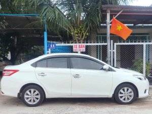 Toyota Vios 2015 - Cần bán Toyota Vios sản xuất 2015, màu trắng, 306tr