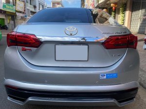 Toyota Corolla   2016 - Bán xe Toyota Corolla Altis đời 2016, màu bạc còn mới