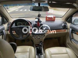 Toyota Corolla 2011 - Cần bán gấp Toyota Corolla sản xuất năm 2011, màu trắng, nhập khẩu như mới