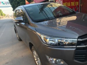 Toyota Innova   2017 - Cần bán lại xe Toyota Innova đời 2017, màu xám