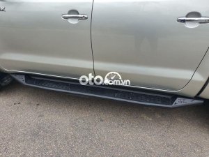 Toyota Hilux 2011 - Bán Toyota Hilux sản xuất năm 2011, màu bạc, xe nhập, giá tốt