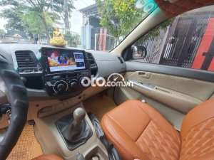 Toyota Hilux 2011 - Bán Toyota Hilux sản xuất năm 2011, màu bạc, xe nhập, giá tốt