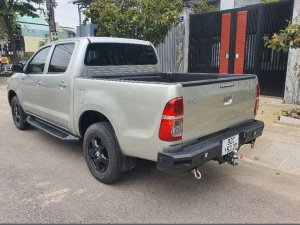 Toyota Hilux 2011 - Bán Toyota Hilux đời 2011, màu bạc, giá chỉ 368 triệu