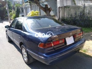 Toyota Camry 1998 - Cần bán Toyota Camry năm sản xuất 1998, màu xanh lam, giá chỉ 159 triệu