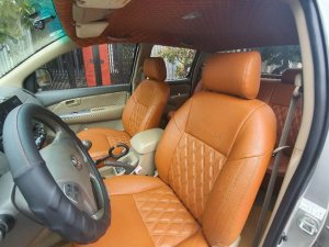 Toyota Hilux 2011 - Bán Toyota Hilux đời 2011, màu bạc, giá chỉ 368 triệu