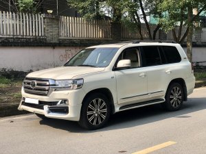 Toyota Land Cruiser 5.7 V8 2012 - Bán Toyota Land Cruiser 5.7 V8 trắng nội thất kem nguyên bản, năm sản xuất 2012