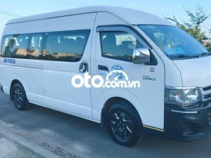 Toyota Hiace     MT 2012 - Bán Toyota Hiace MT sản xuất 2012, màu trắng, nhập khẩu nguyên chiếc