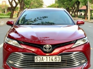 Toyota Camry   2.5Q 2019 - Bán Toyota Camry 2.5Q năm sản xuất 2019, màu đỏ, nhập khẩu Thái