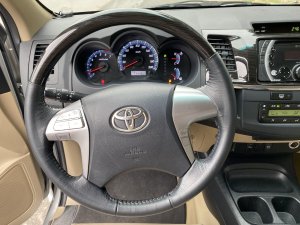 Toyota Fortuner 2.7V 4x2 AT 2014 - Cần bán lại xe Toyota Fortuner 2.7V 4x2 AT, sx 2014, màu bạc năm 2014