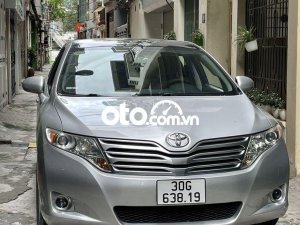 Toyota Venza AT 2010 - Cần bán gấp Toyota Venza AT sản xuất 2010, màu bạc, xe nhập chính chủ