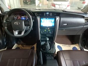 Toyota Fortuner MT 2018 - Cần bán lại xe Toyota Fortuner MT năm 2018, màu xám, giá chỉ 847 triệu
