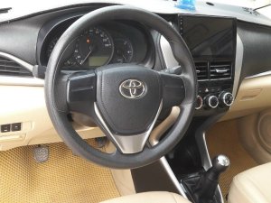 Toyota Vios 2019 - Bán xe Toyota Vios E MT đăng ký 2019 xe gia đình đẹp như mới