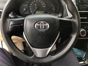 Toyota Vios 2019 - Bán xe Toyota Vios sản xuất năm 2019, màu ghi vàng giá tốt