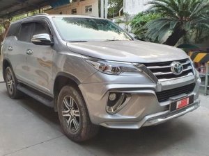 Toyota Venza 2017 - Bán ô tô Toyota Venza 2.7AWD AT năm 2017, màu bạc