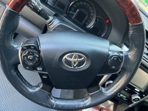 Toyota Camry 2014 - Bán Toyota Camry 2.5Q đăng ký lần đầu 2014, xe gia đình ,giá chỉ 685tr