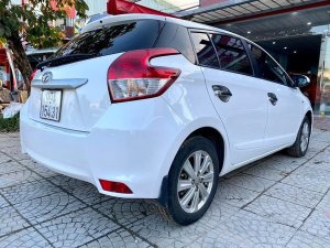 Toyota Yaris 2016 - Cần bán gấp Toyota Yaris E 1.5AT sản xuất năm 2016, màu trắng, nhập khẩu nguyên chiếc, một chủ dùng, xe rất đẹp