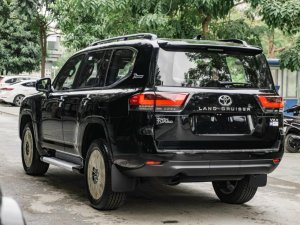 Toyota Land Cruiser 2022 - Màu đen, nhập khẩu nguyên chiếc