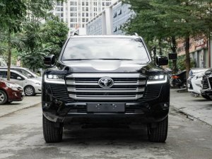 Toyota Land Cruiser 2022 - Màu đen, nhập khẩu nguyên chiếc