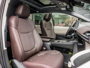 Toyota Sienna 2022 - Em Lộc MT Auto bán ô tô Toyota Sienna Platinum màu xám sản xuất 2022