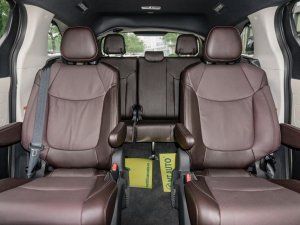 Toyota Sienna 2022 - Em Lộc MT Auto bán ô tô Toyota Sienna Platinum màu xám sản xuất 2022