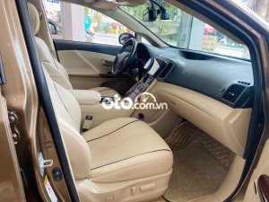 Toyota Venza 2009 - Bán Toyota Venza 3.5 AWD AT sản xuất 2009, màu nâu, xe nhập còn mới