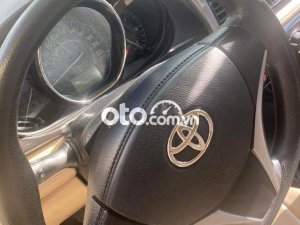 Toyota Vios  E MT 2017 - Cần bán lại xe Toyota Vios E MT năm 2017, màu bạc xe gia đình, 375 triệu