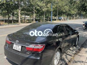 Toyota Camry  2.0E   2018 - Cần bán lại xe Toyota Camry 2.0E sản xuất năm 2018, màu đen