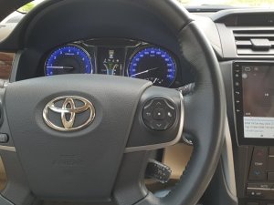 Toyota Camry 2.0E 2019 - Cần bán lại xe Toyota Camry 2.0E sản xuất 2019, màu trắng, 860tr