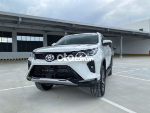 Toyota Fortuner 2022 - Bán ô tô Toyota Fortuner 2.4AT 4x2 Legender sản xuất 2022, màu trắng, nhiều ưu đã hấp dẫn