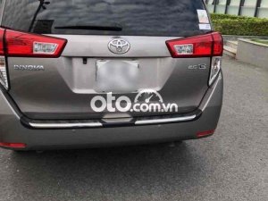 Toyota Innova 2020 - Bán xe Toyota Innova 2.0E năm sản xuất 2020, màu xám chính chủ
