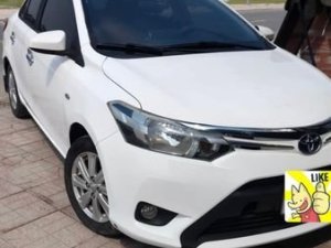 Toyota Vios 2015 - Cần bán lại xe Toyota Vios 1.5E MT sản xuất năm 2015, màu trắng