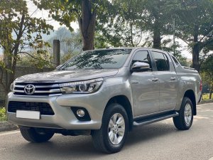 Toyota Hilux 2017 - Bán ô tô Toyota Hilux 2.8G AT sản xuất 2017, màu bạc, nhập khẩu 