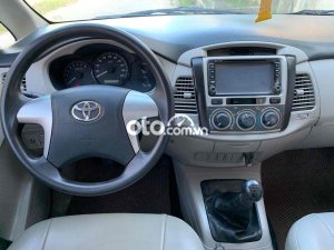 Toyota Innova 2012 - Cần bán lại xe Toyota 2.0G Innova sản xuất năm 2012, màu bạc