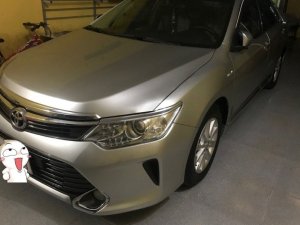 Toyota Camry 2015 - Cần bán xe Toyota Camry sản xuất năm 2015, màu bạc, 660 triệu