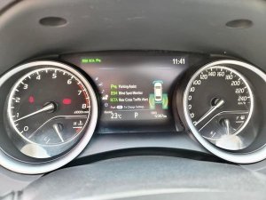 Toyota Camry 2021 - Bán xe Toyota Camry 2.5Q năm sản xuất 2021, màu trắng