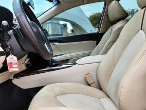 Toyota Camry 2021 - Bán xe Toyota Camry 2.5Q năm sản xuất 2021, màu trắng